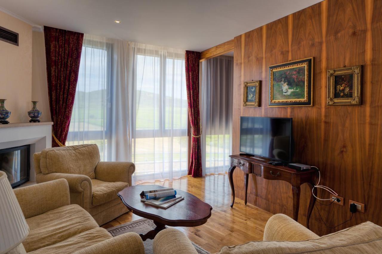 Elenovo  Hotel Soli Invicto מראה חיצוני תמונה