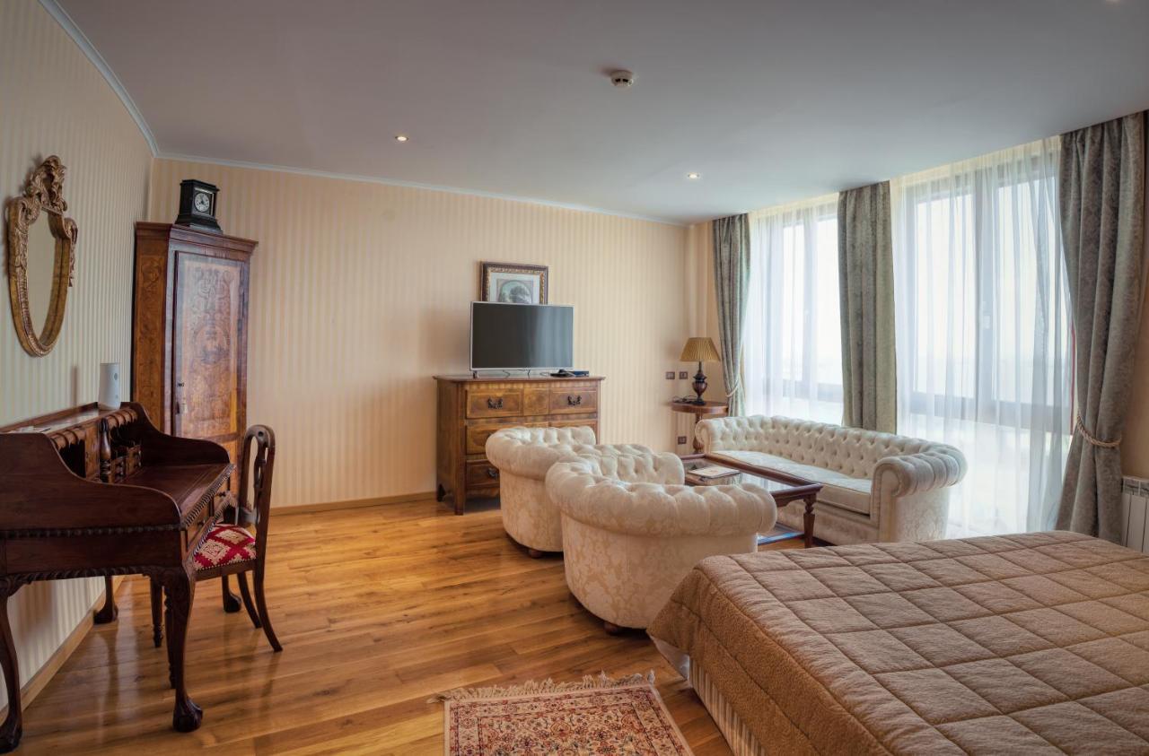 Elenovo  Hotel Soli Invicto מראה חיצוני תמונה